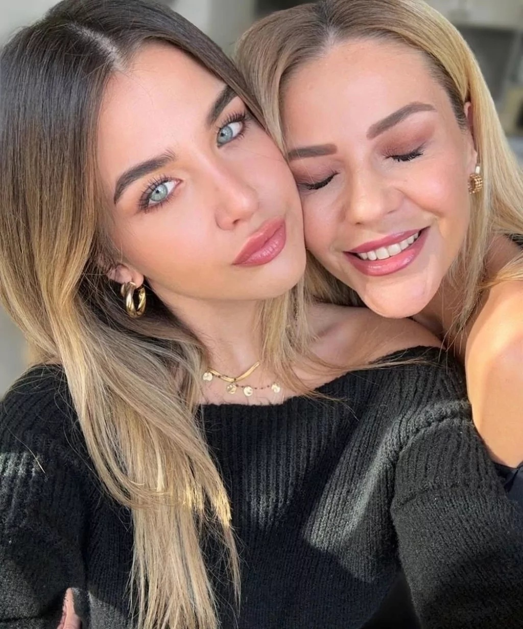 Emine Ün, kızı Duru Kınay için: İyi ki benim kızımsın