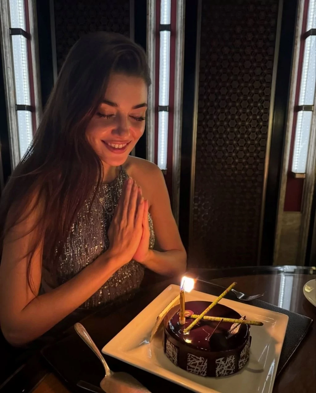 Hande Erçel 31. yaşını kutladı: İşte oyuncunun doğum günündan pozlar