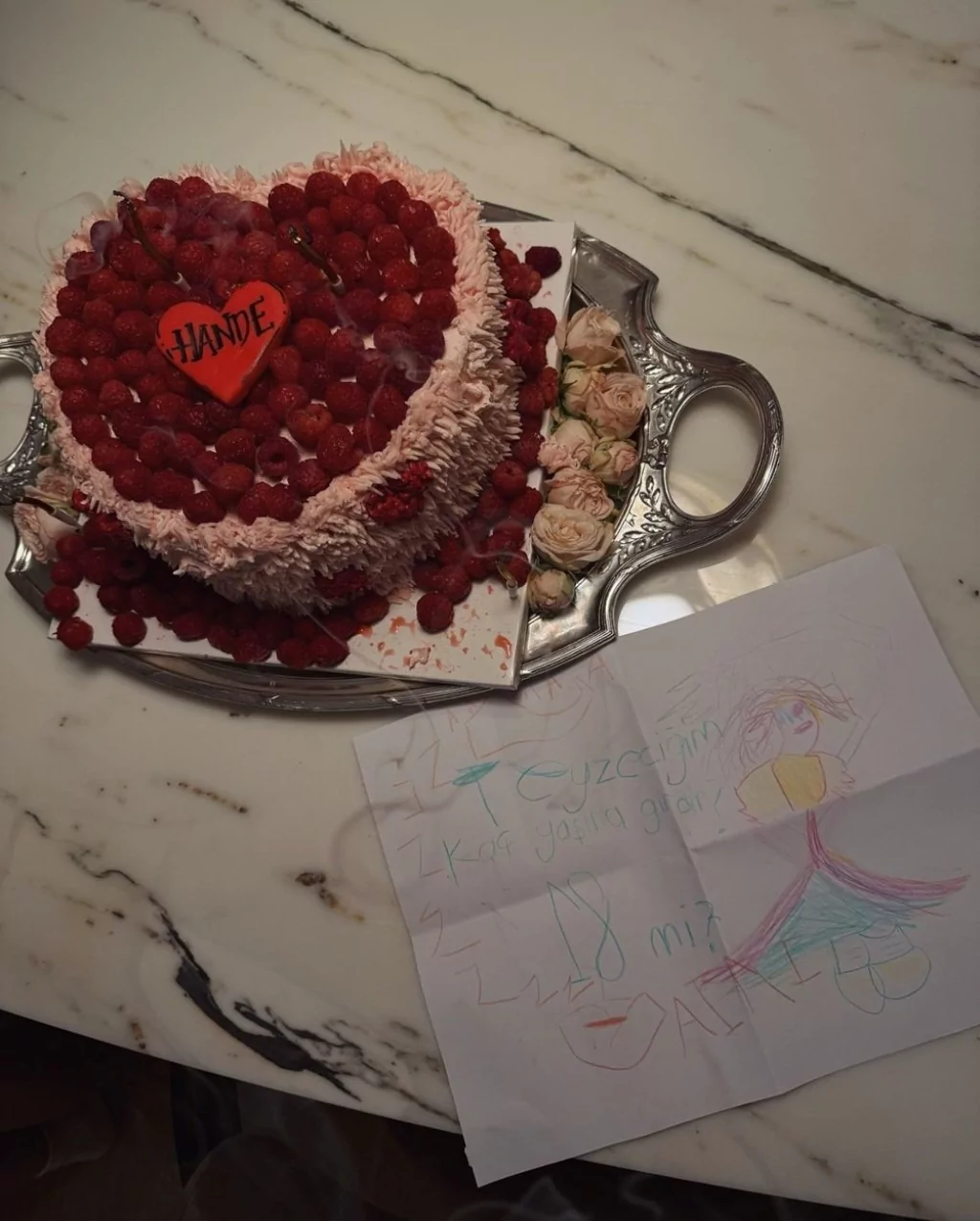 Hande Erçel 31. yaşını kutladı: İşte oyuncunun doğum günündan pozlar