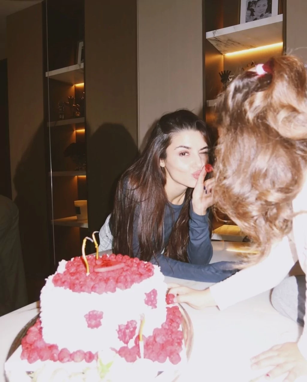 Hande Erçel 31. yaşını kutladı: İşte oyuncunun doğum günündan pozlar