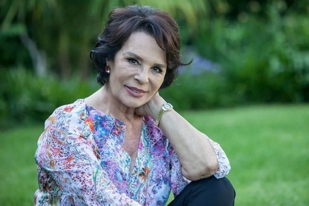 Ünlülerden Öğretmenler Günü paylaşımları