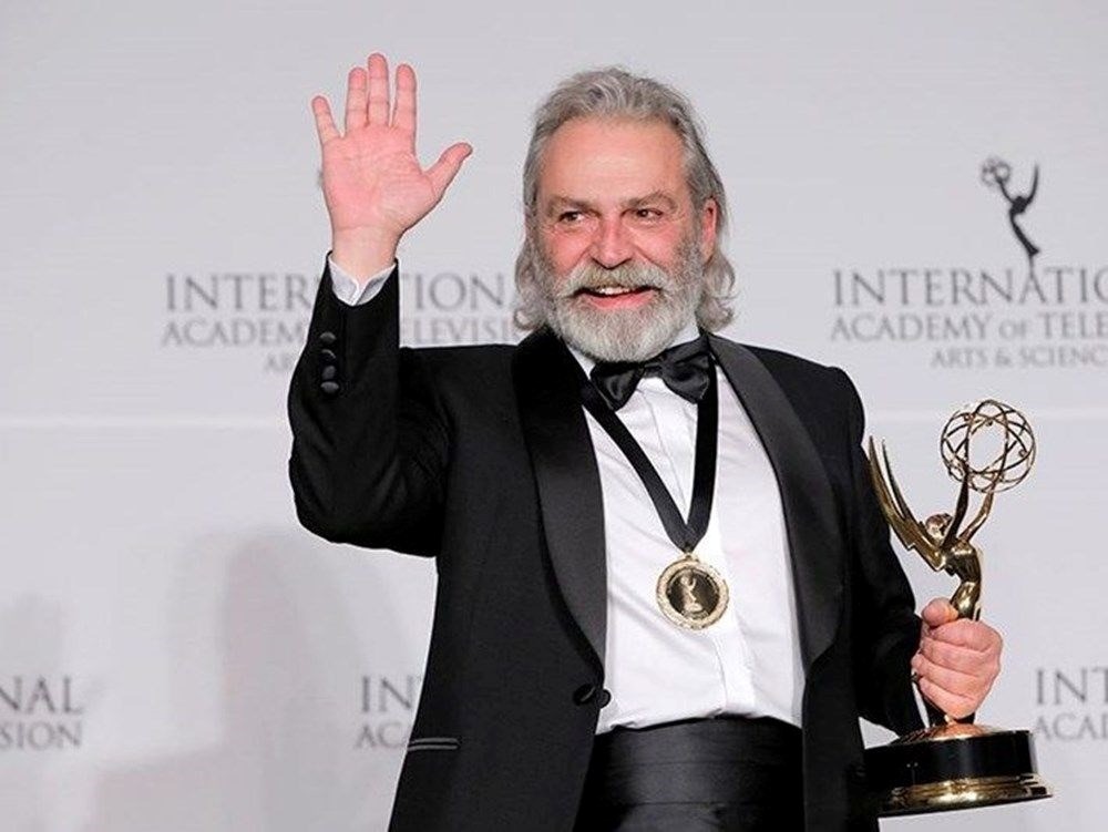 İkinci kez Emmy'ye aday gösterilen Haluk Bilginer New York'a gitti