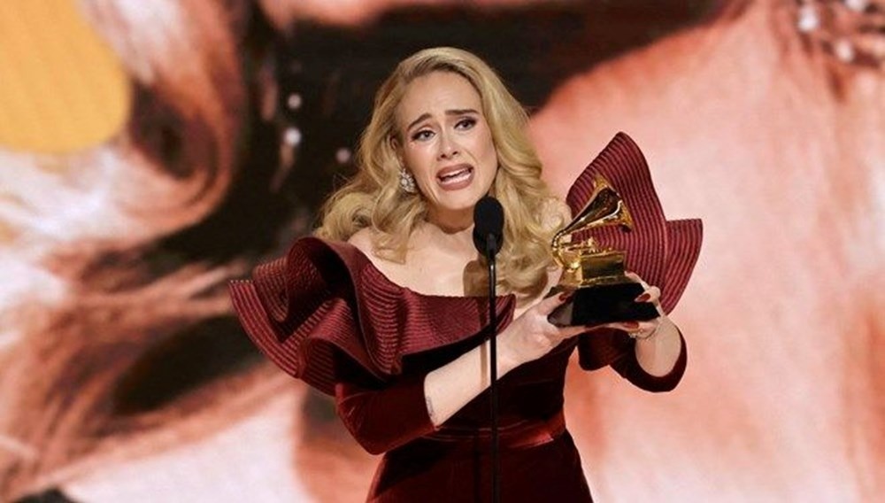 Adele sahnelere veda etti! Gözyaşlarını tutamadı