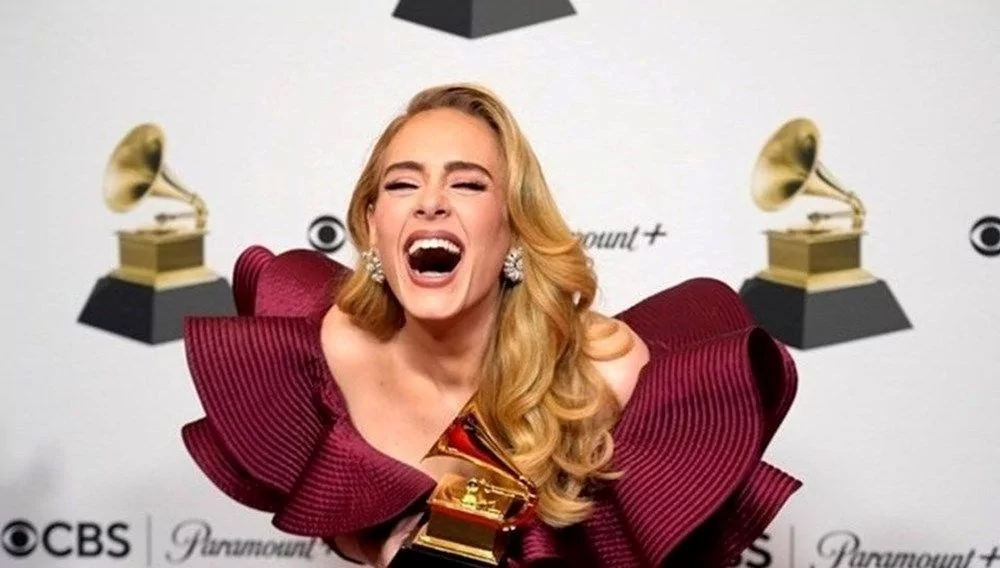 Adele sahnelere veda etti! Gözyaşlarını tutamadı