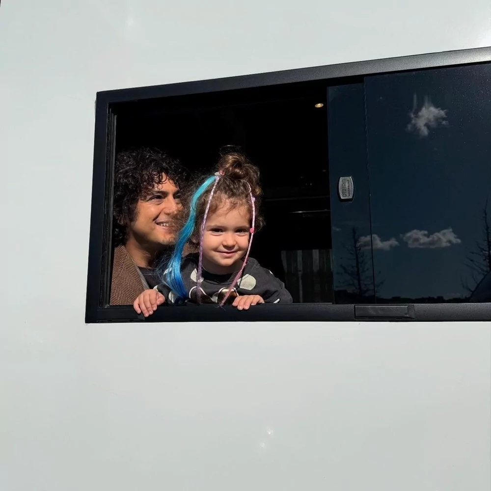 Taner Ölmez kızı Zeynep ile poz verdi