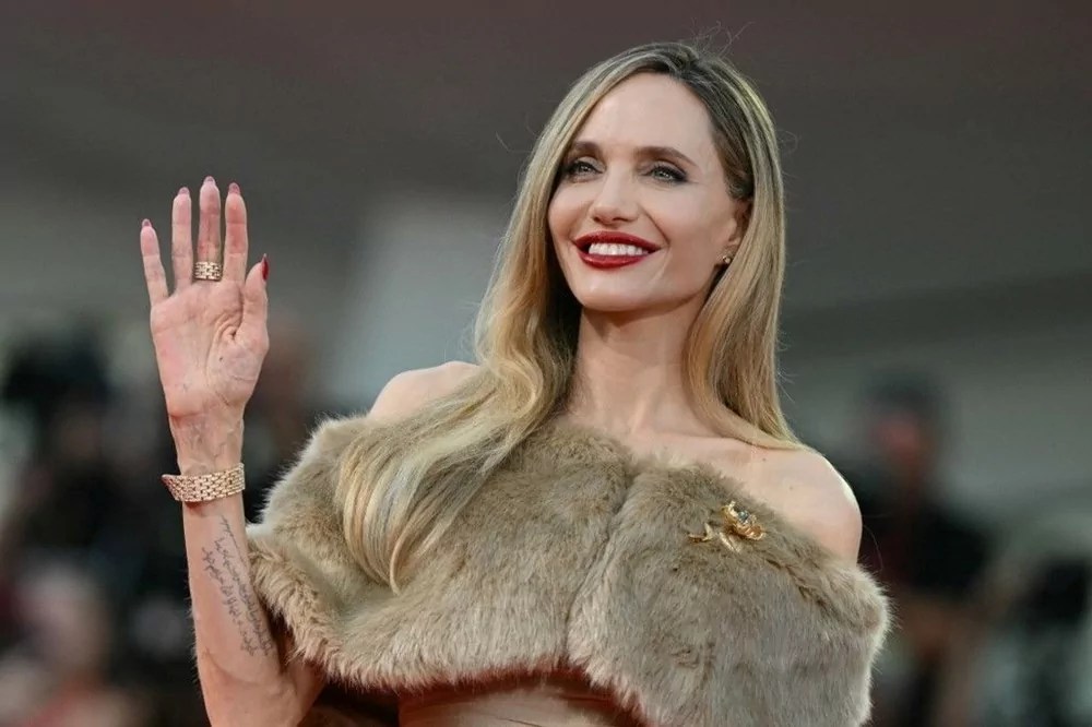 Angelina Jolie'nin cilt bakım rutini ortaya çıktı!