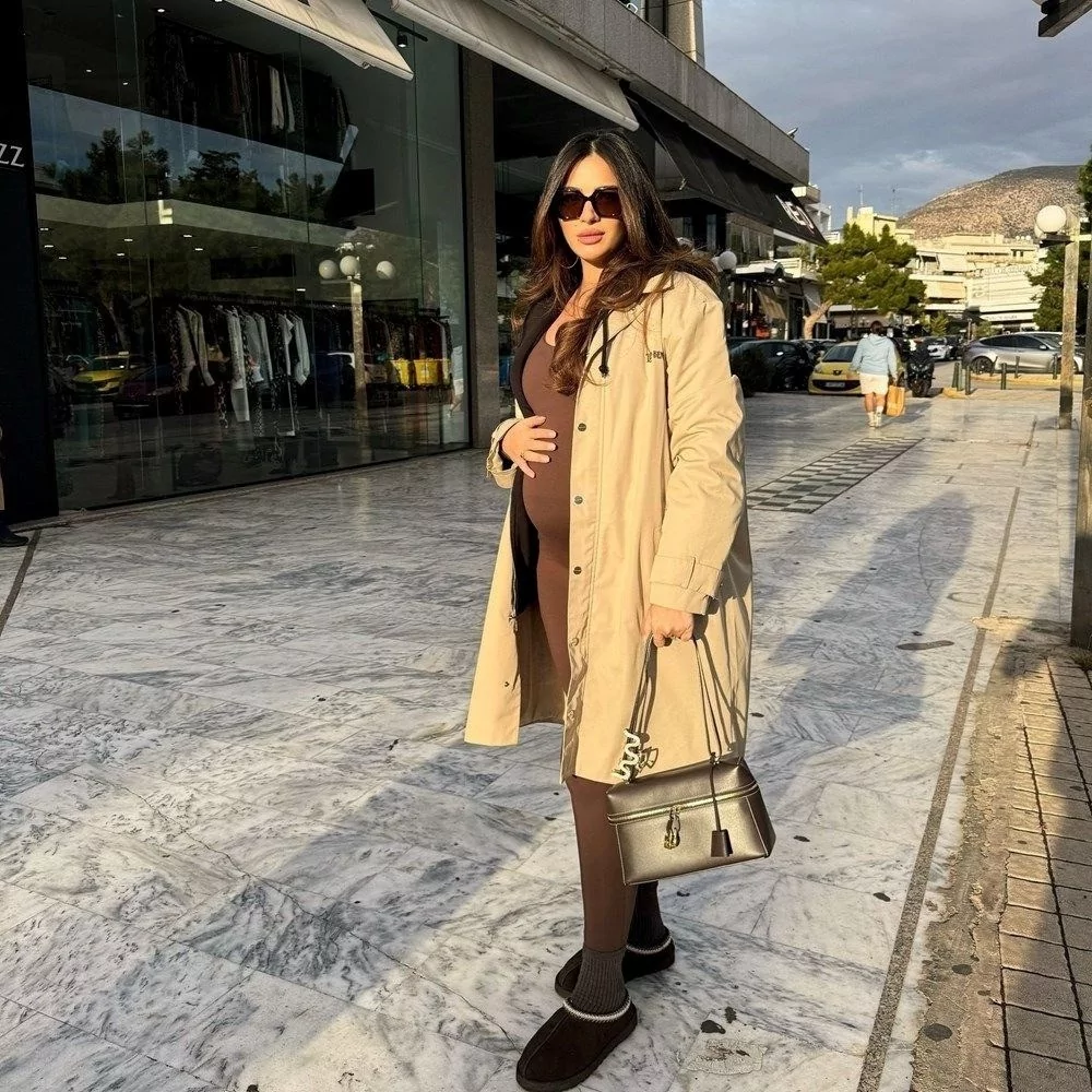 Melisa Aslı Pamuk nişan fotoğraflarını sosyal medyada paylaştı