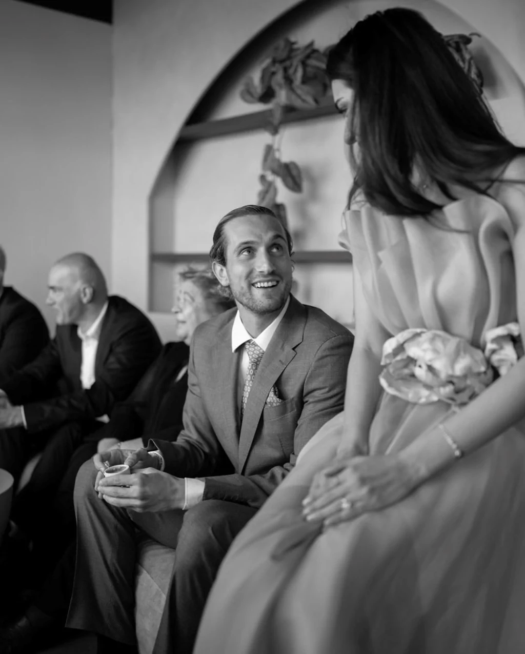 Melisa Aslı Pamuk nişan fotoğraflarını sosyal medyada paylaştı