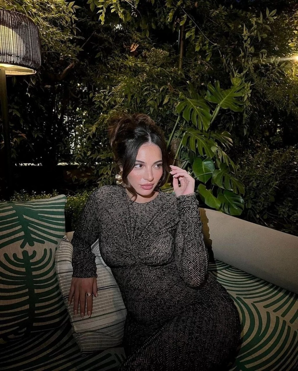 Melisa Aslı Pamuk nişan fotoğraflarını sosyal medyada paylaştı