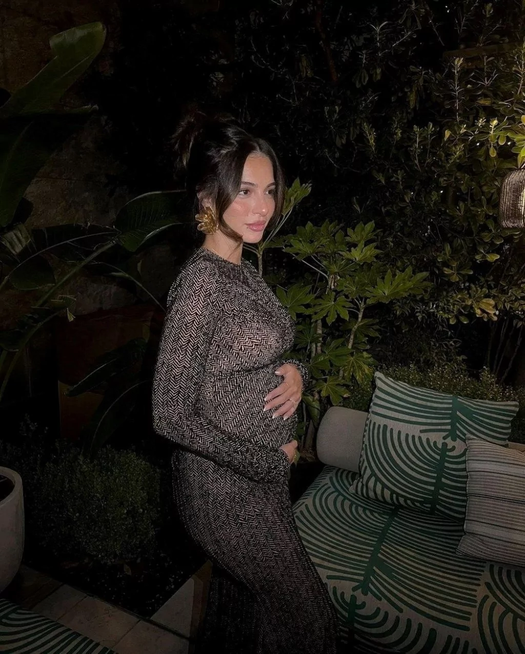 Melisa Aslı Pamuk nişan fotoğraflarını sosyal medyada paylaştı