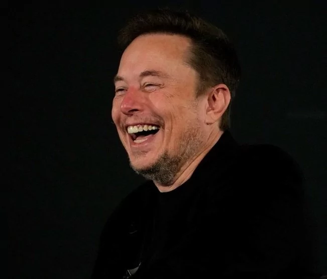 Elon Musk, X'e kısıtlama getirdiğini itiraf etti!
