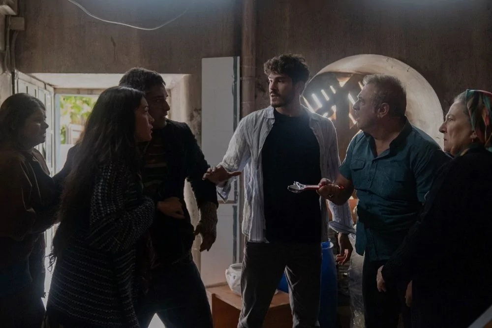 Sahipsizler dizisinde Azize'ye sürpriz! "Başına büyük dertler açılacak belli oldu"