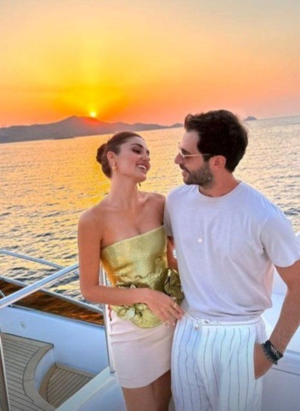 Hande Erçel ile Hakan Sabancı, ikinci yıllarını kutladı