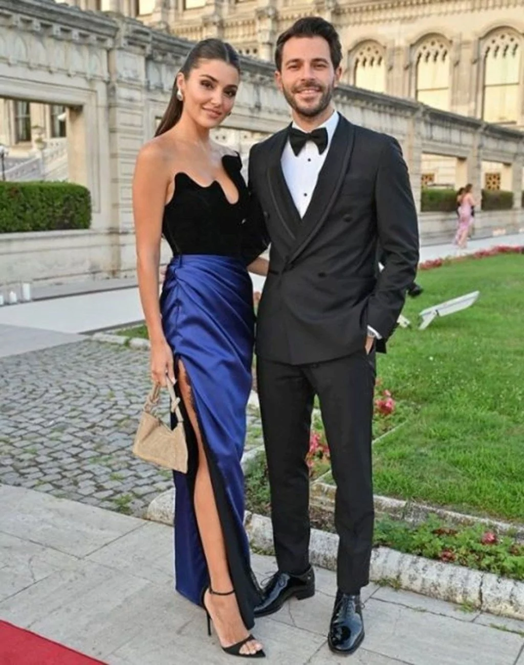 Hande Erçel ile Hakan Sabancı, ikinci yıllarını kutladı