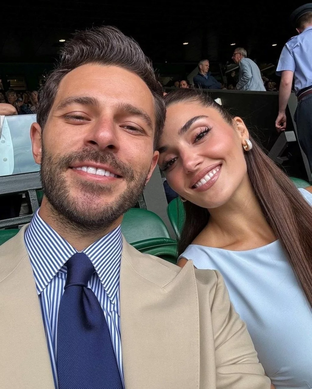 Hande Erçel ile Hakan Sabancı, ikinci yıllarını kutladı