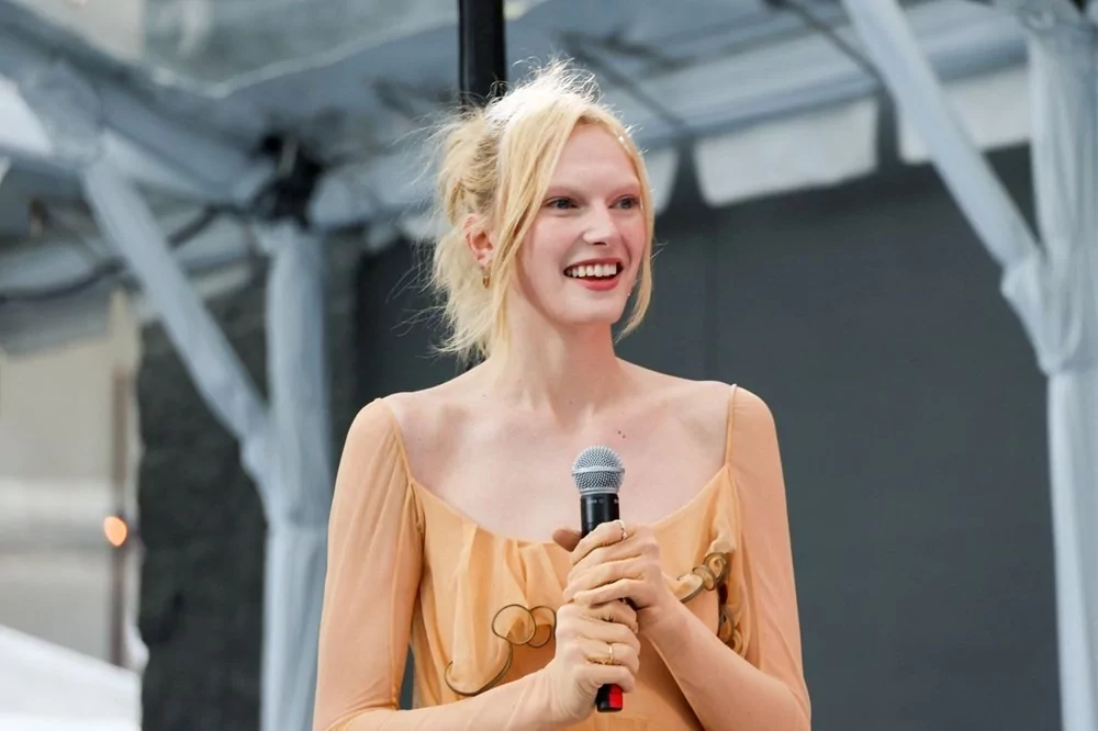 Yılın en iyi modeli ilk kez bir trans