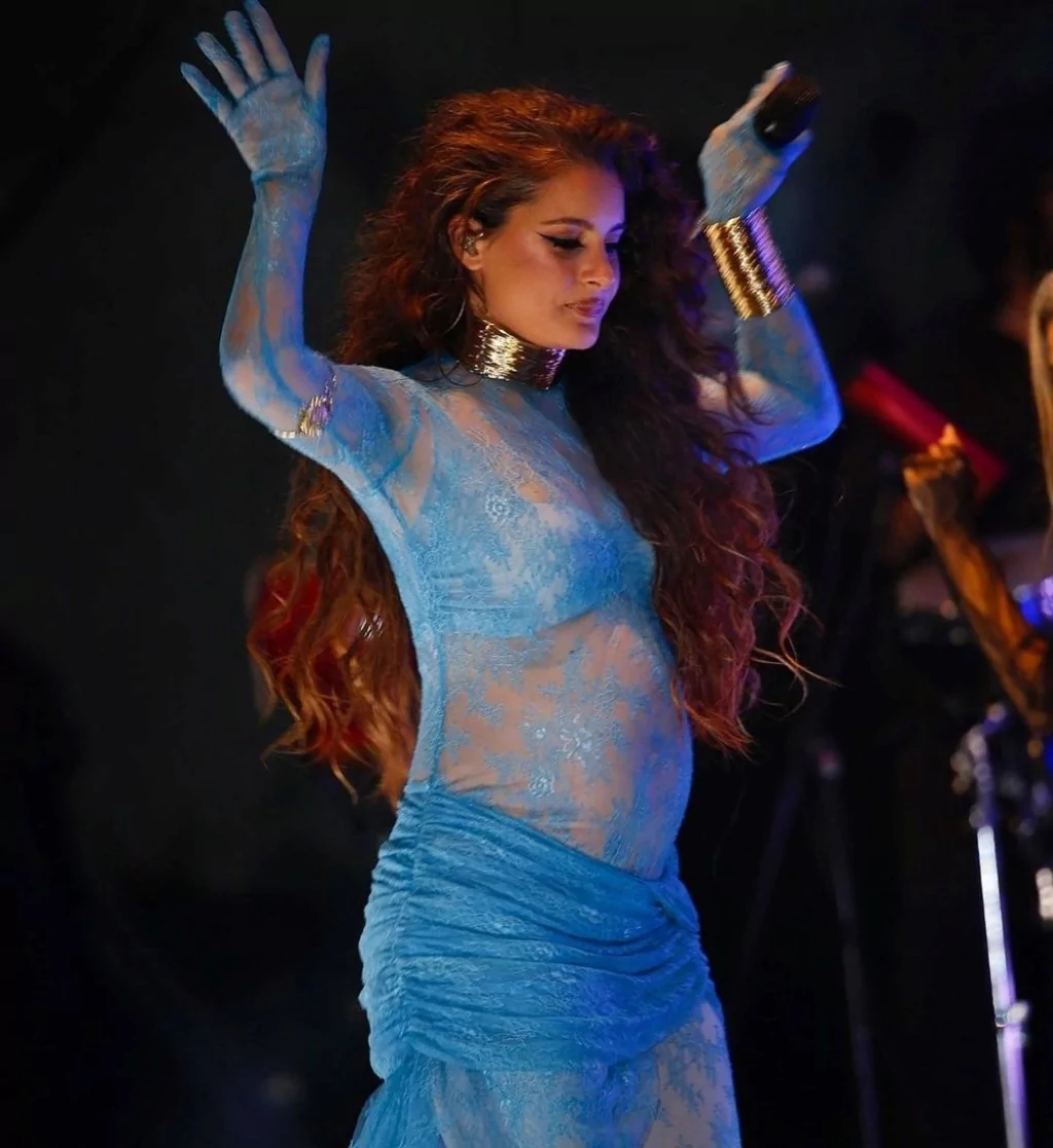 Atiye üçüncü kez anne olacak! Hamile fotoğrafını paylaştı