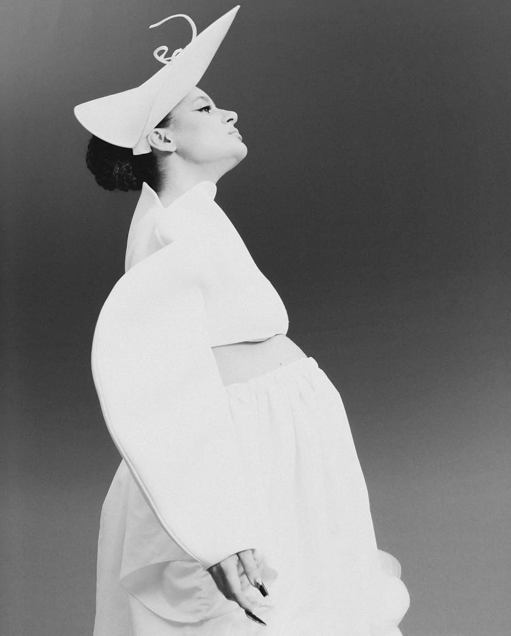 Atiye üçüncü kez anne olacak! Hamile fotoğrafını paylaştı