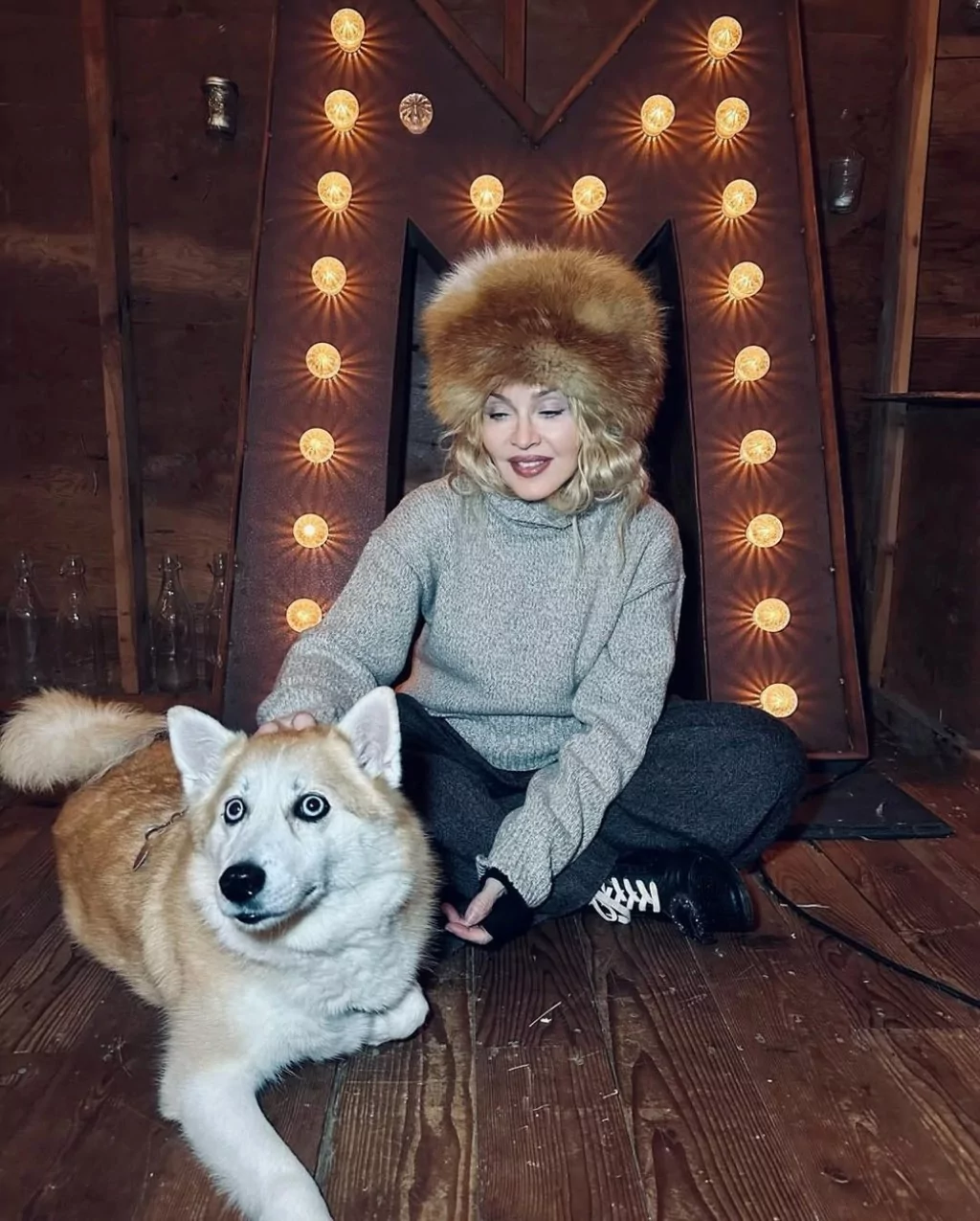 Madonna'dan mutlu aile tablosu! 6 çocuğu ile poz verdi