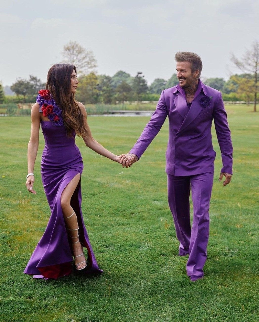 Beckham çifti Buckingham Sarayı'nda davete katıldı