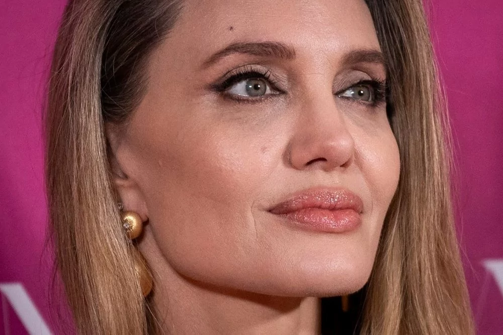 Angelina Jolie hayatının film olmasını istemiyor
