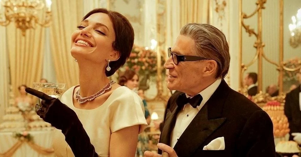 Angelina Jolie hayatının film olmasını istemiyor