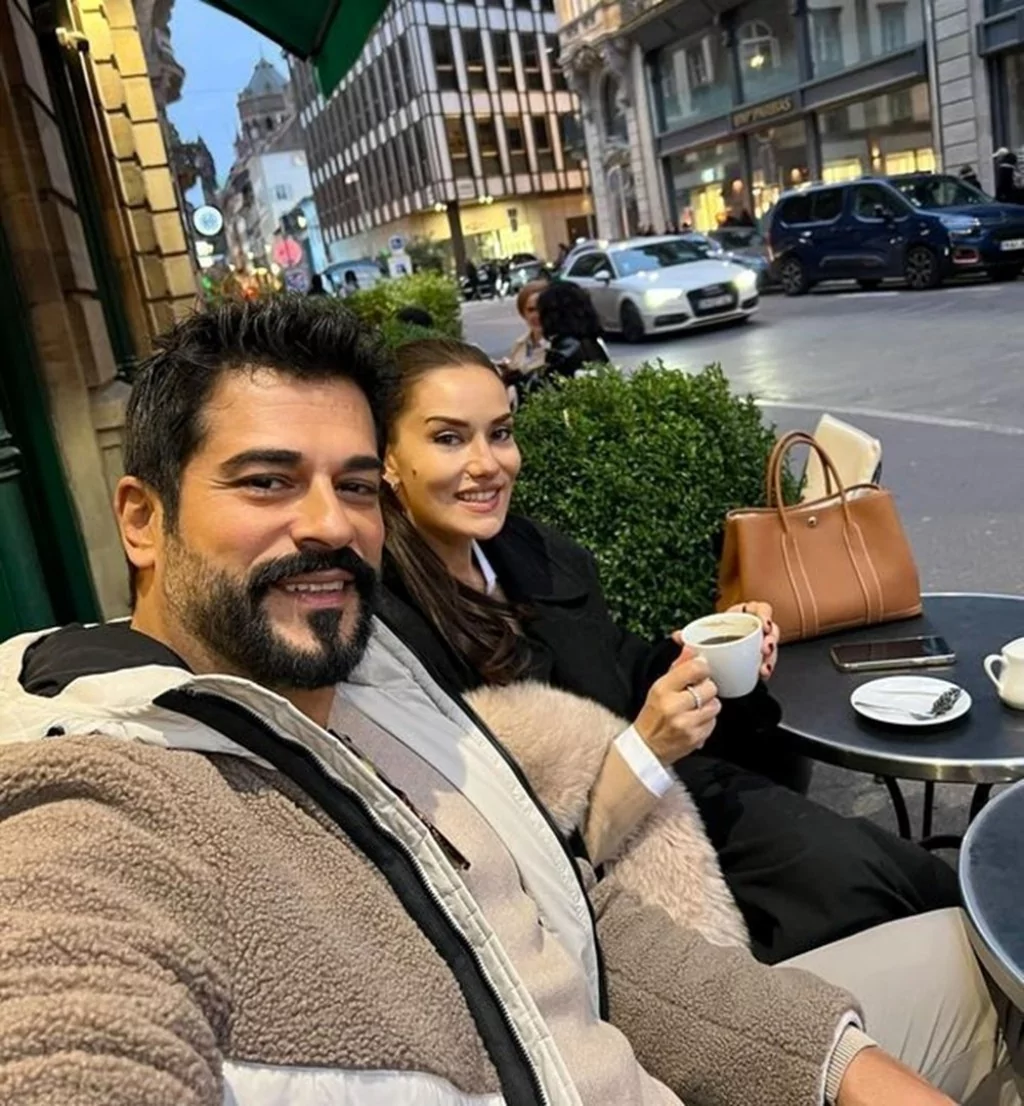 Fahriye Evcen ile Burak Özçivit, Moskova'da aşka geldi!