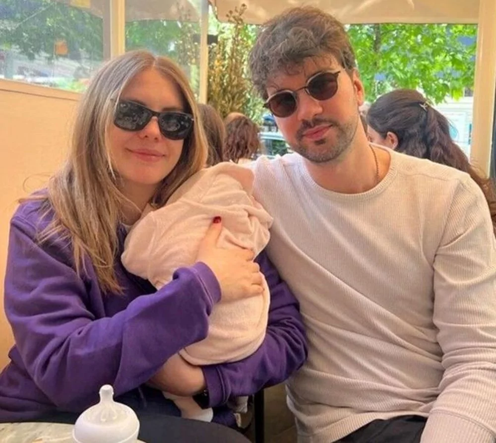 Şevval Sam, Eda Ece'nin kızını ziyaret etti