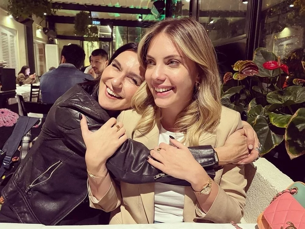 Şevval Sam, Eda Ece'nin kızını ziyaret etti