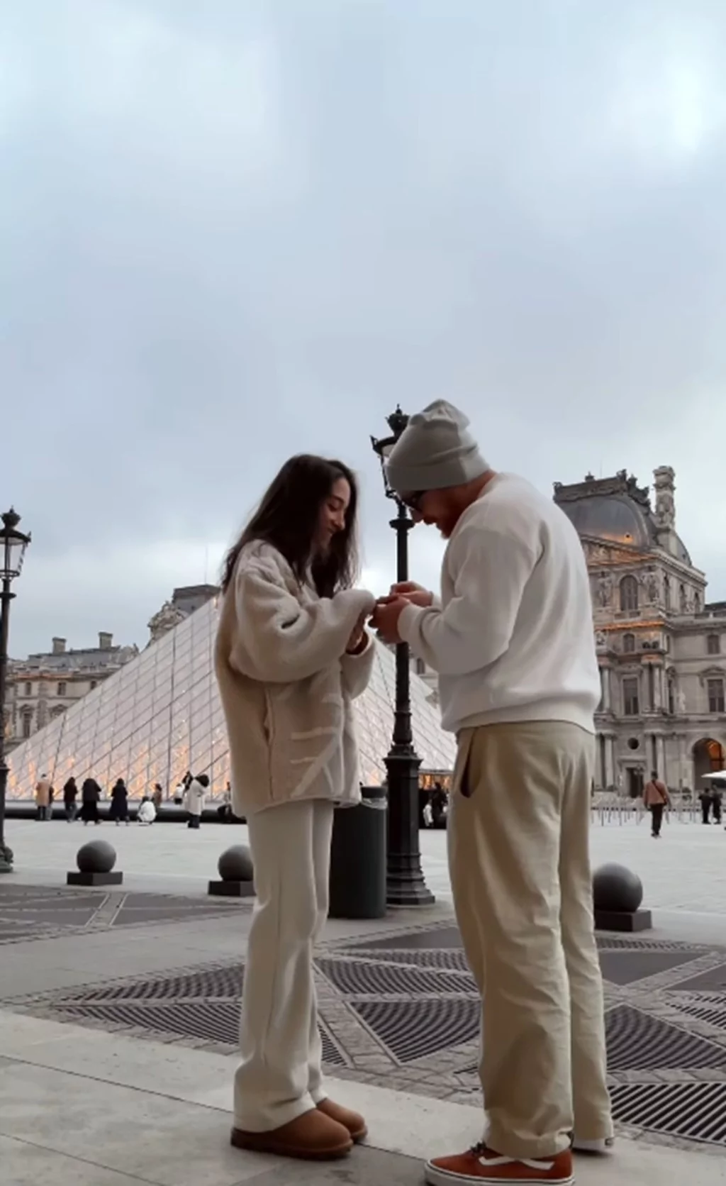 Çocuklar Duymasın'ın Havuç'u evleniyor! Furkan Kızılay'dan romantik teklif