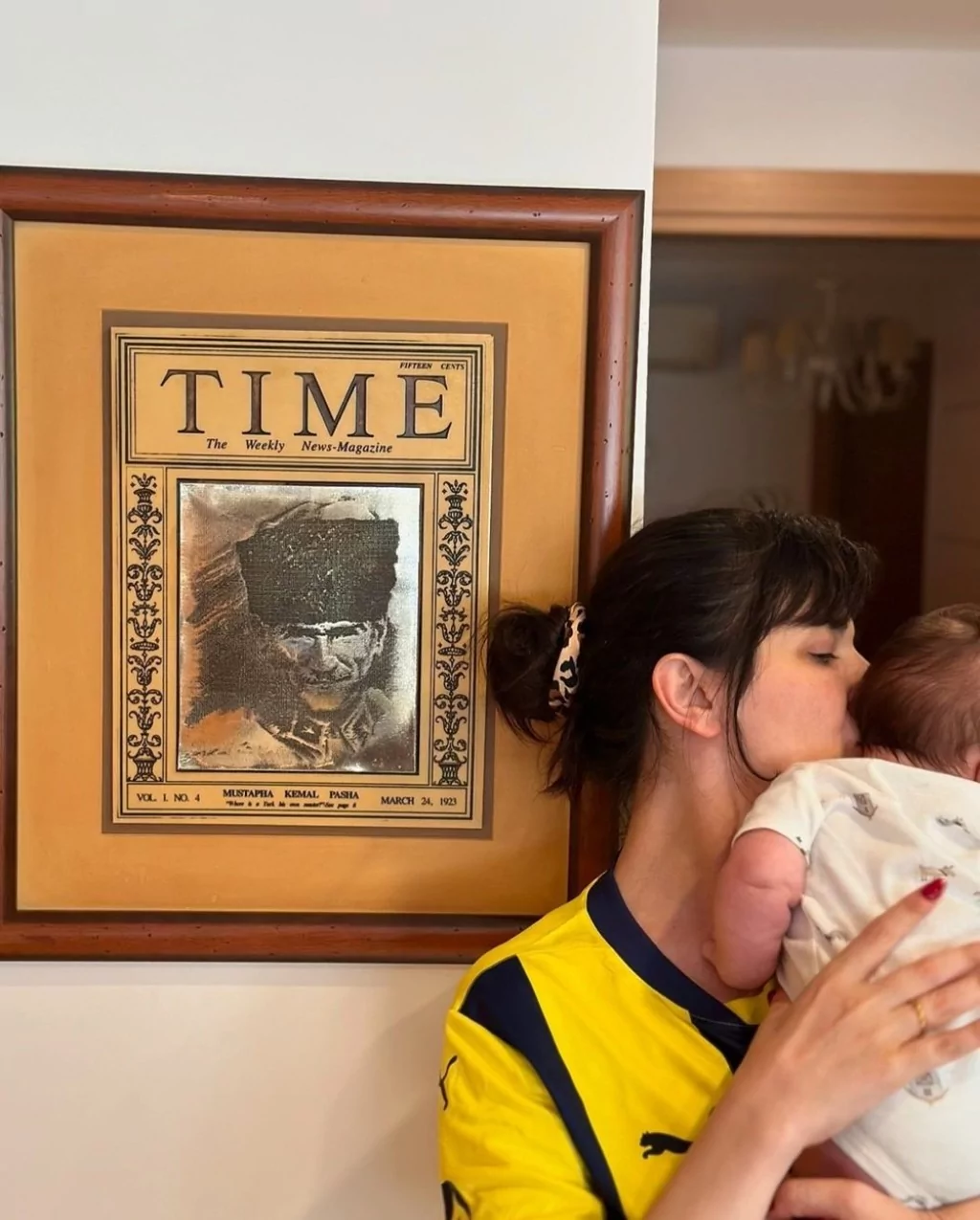 Gonca Vuslateri kızını paylaştı: Dergi kapağı olmasını istediğim ender fotoğraflarımdan