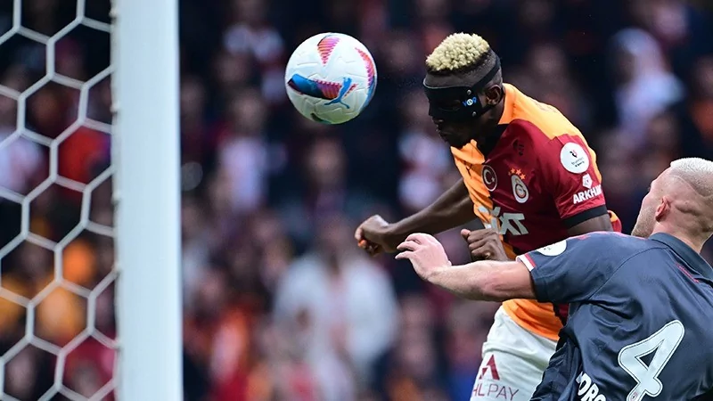 Galatasaray'ı korkutan iddia! Osimhen'e büyük bir talip mi çıktı?