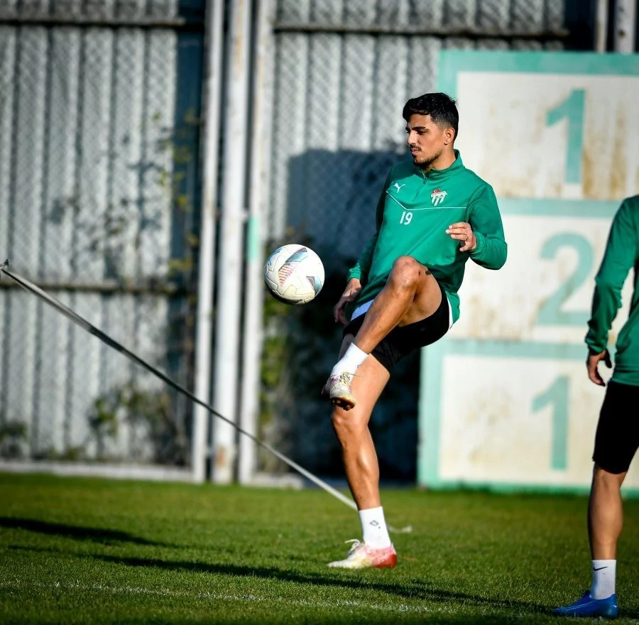 Bursaspor, Bornova 1877 maçının hazırlıklarına başladı