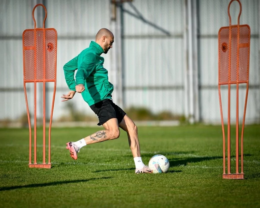 Bursaspor, Bornova 1877 maçının hazırlıklarına başladı