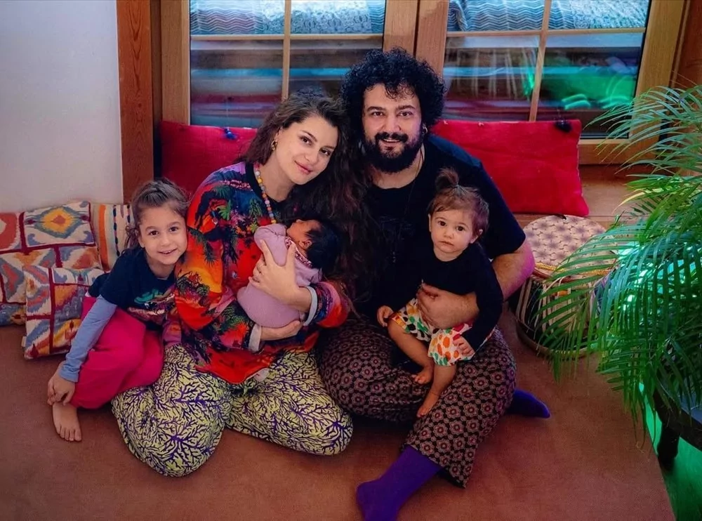 Atiye üçüncü kez anne oldu: İlk fotoğraf geldi