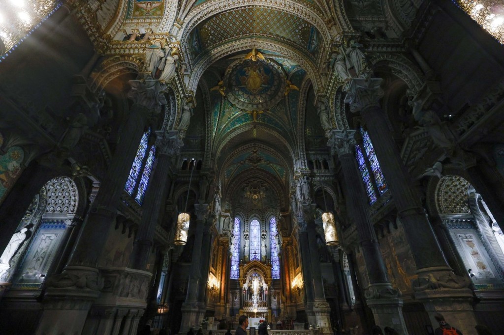 Küllerinden doğan Notre Dame Katedrali açılıyor