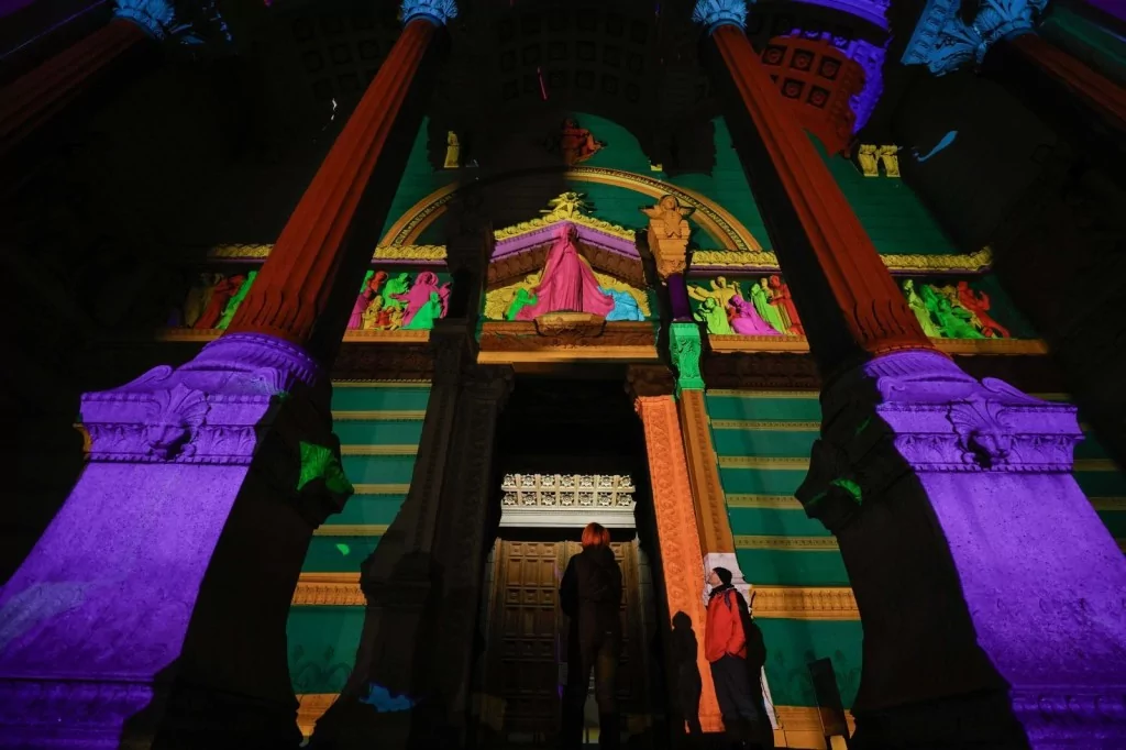 Küllerinden doğan Notre Dame Katedrali açılıyor