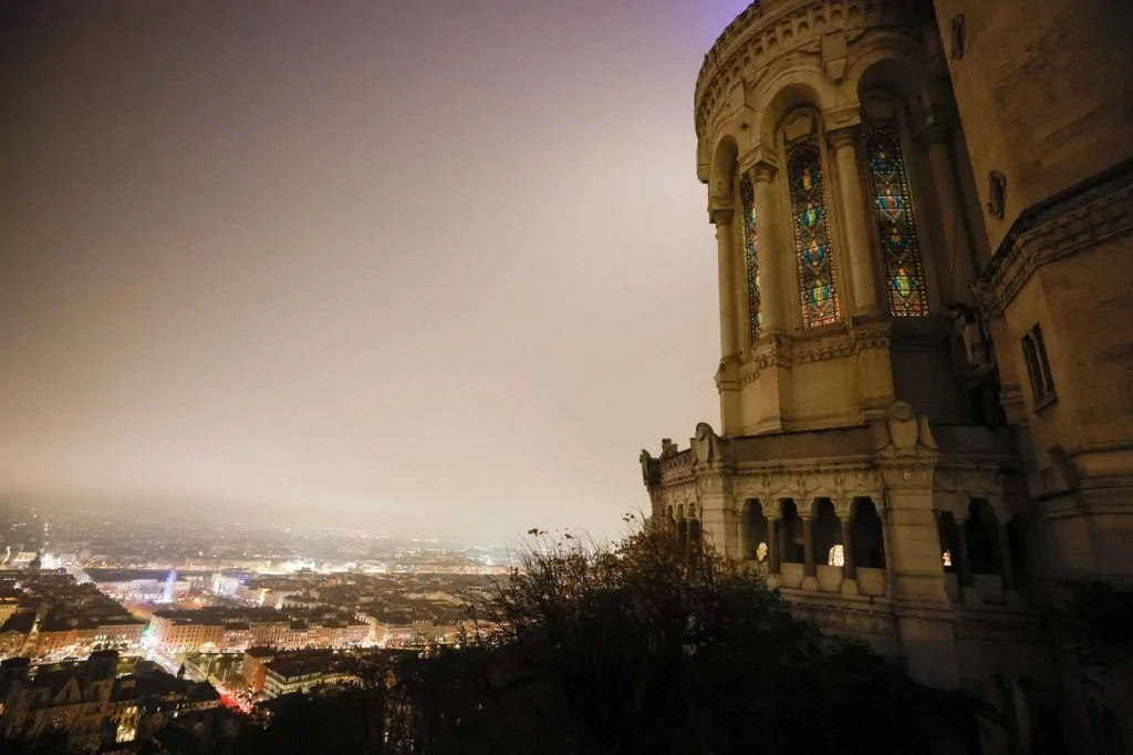 Küllerinden doğan Notre Dame Katedrali açılıyor