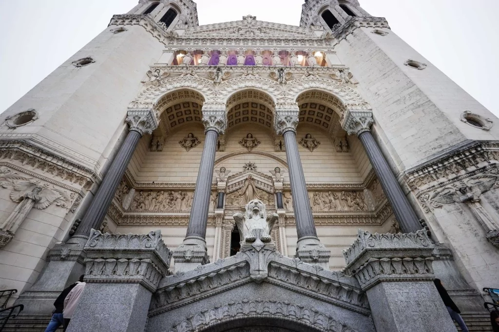 Küllerinden doğan Notre Dame Katedrali açılıyor