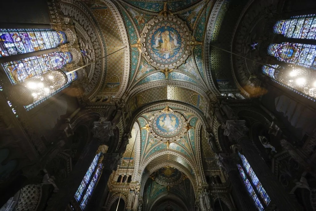 Küllerinden doğan Notre Dame Katedrali açılıyor