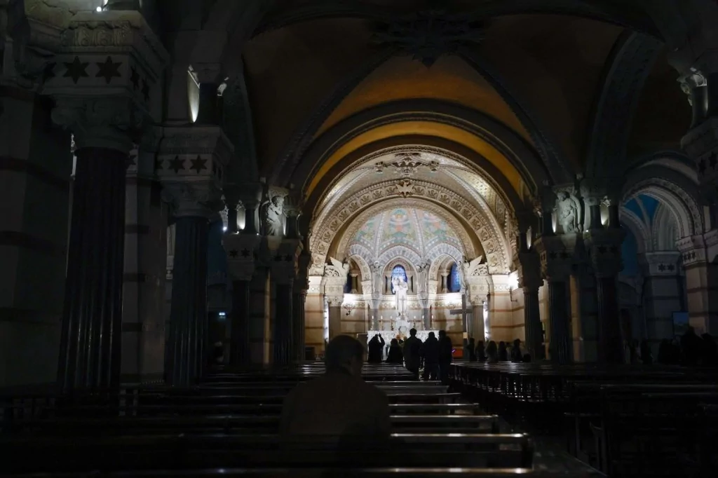 Küllerinden doğan Notre Dame Katedrali açılıyor