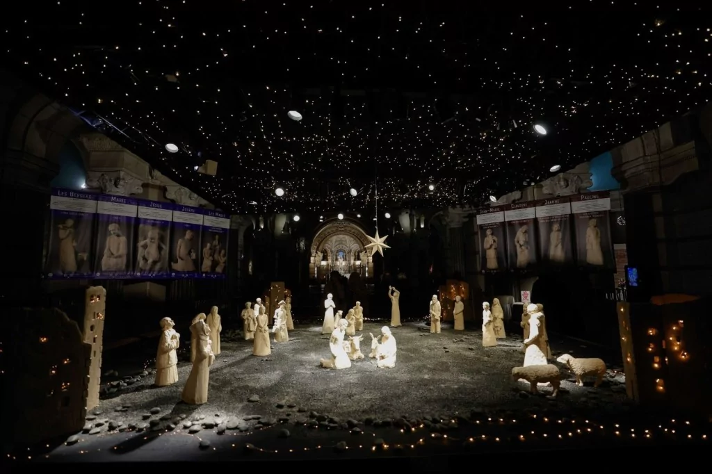 Küllerinden doğan Notre Dame Katedrali açılıyor