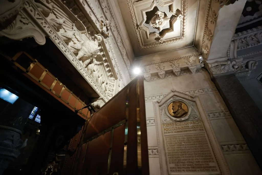 Küllerinden doğan Notre Dame Katedrali açılıyor