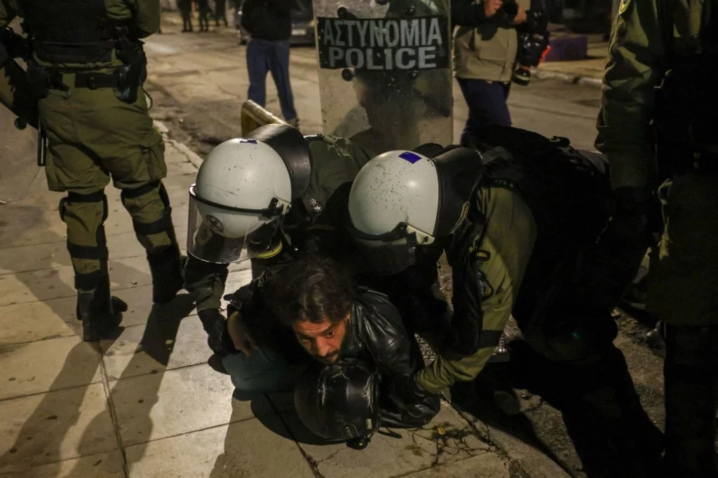 Komşu karıştı: Çok sayıda kişi gözaltında!