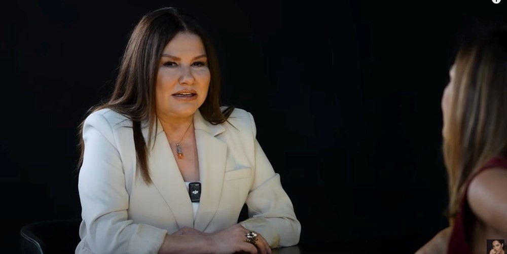 Deniz Seki, Hülya Avşar'a konuk oldu