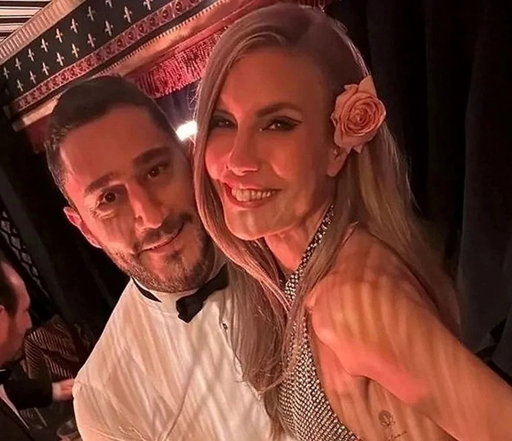 Özge Özpirinçci, Nail Gönenli ve İdil Yazar'ın aşkını paylaştı