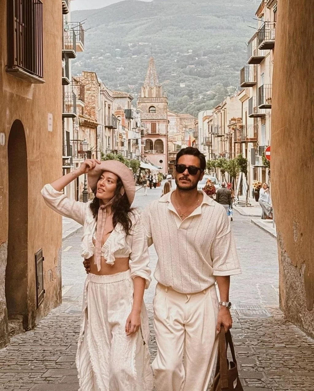 Pelin Akil-Anıl Altan çifti boşanma iddialarına son noktayı koydu!