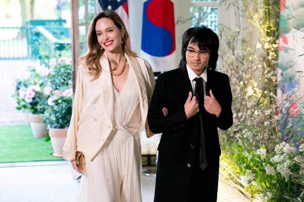Angelina Jolie lisanslı bir pilot! Oğlu da pilot olmak istiyor
