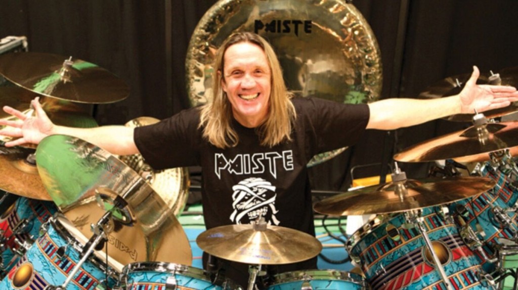 Iron Maiden'in davulcusu Nicko McBrain emekli oldu