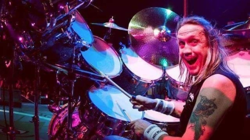 Iron Maiden'in davulcusu Nicko McBrain emekli oldu